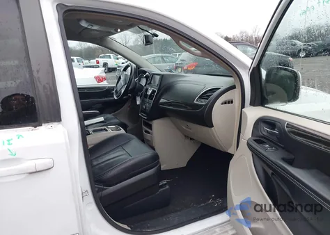 2014 Chrysler Town & Country Touring z USA, uszkodzony, nr VIN 2C4RC1BG2ER396735